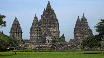 Candi Prambanan Dibangun dalam Satu Malam