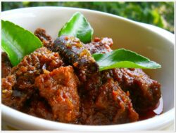 Rendang: Mahakarya Kuliner dari Ranah Minang