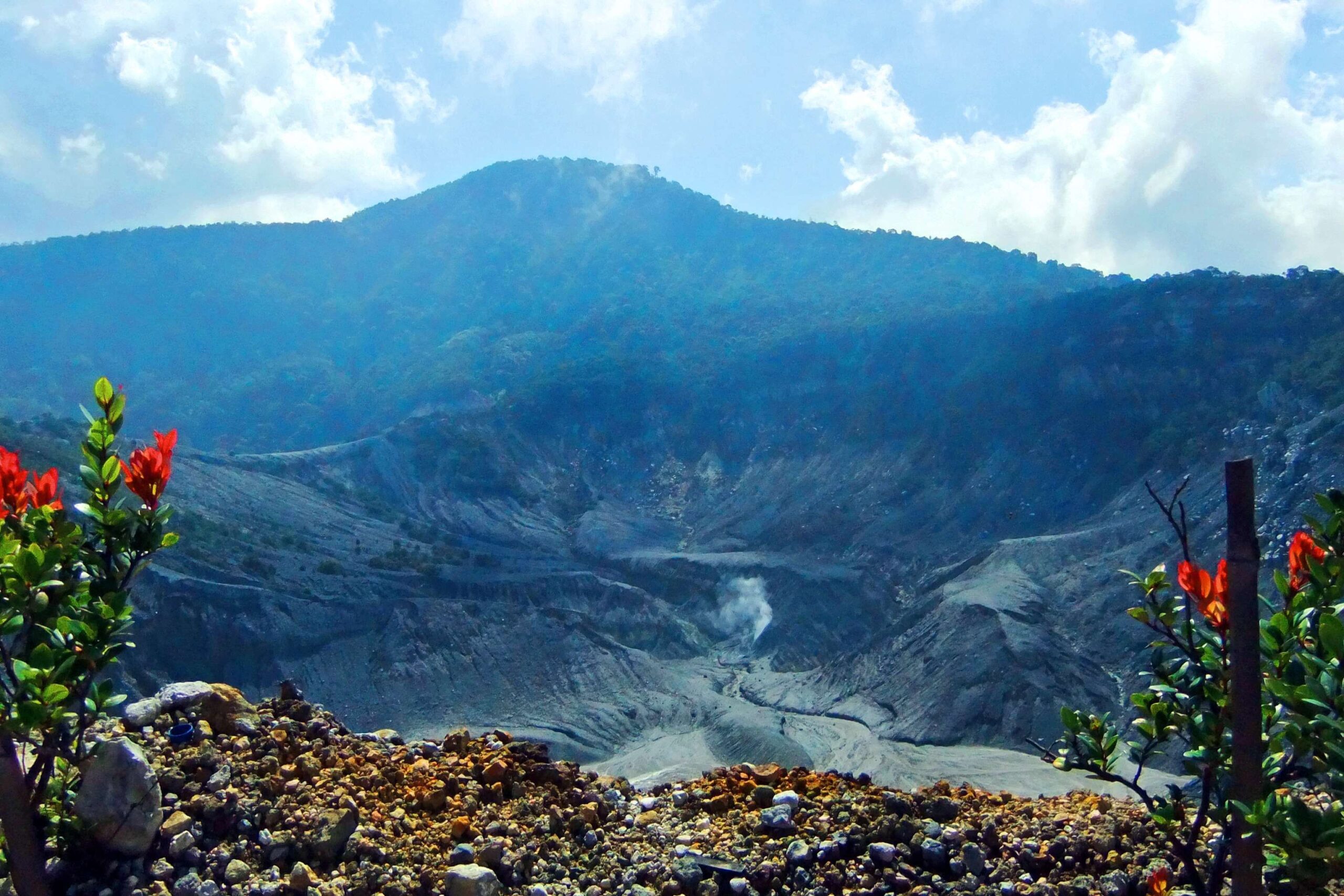 Legenda Asal Usul Gunung Tangkuban Perahu